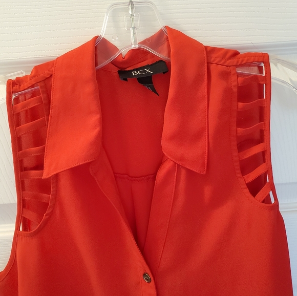 NWOT Red Sleeveless Button Down Top - Picture 3 of 5